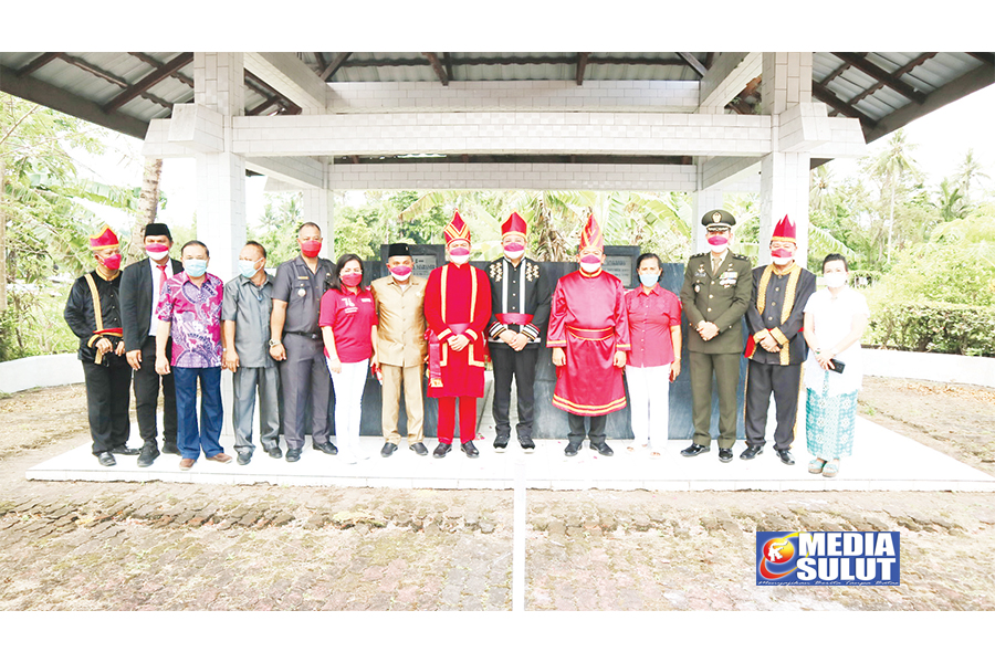 Maknai Jasa Pahlawan, Joune-Kevin Ziarah di Makam Dua Maramis
