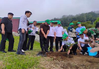 Walikota Tomohon Sambut Hangat Kehadiran DPD RI dan Rangkaian Program Penanaman Pohon di Puncak Pangolombian