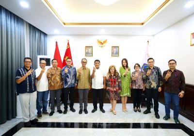 Rapat Seksi Pembuatan Kendaraan Hias dan Petani Bunga Kota Tomohon Bahas Persiapan TIFF 2026