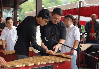Putra Ganjar Pranowo Apresiasi Alam dan Seni Budaya Sulut