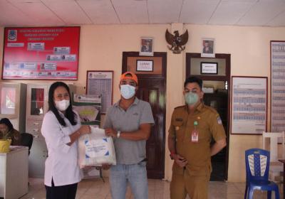 Sambut Idul Fitri, Bandara Sam Ratulangi Bagikan Paket Sembako